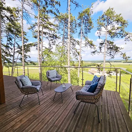 Le Des Pins Sur Les Vignes Bonneuil (Charente)