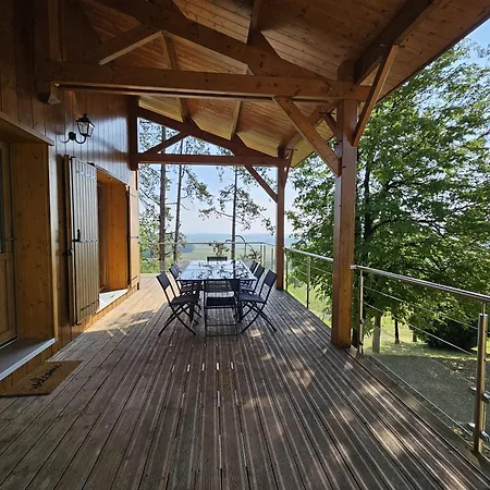 Le Des Pins Sur Les Vignes