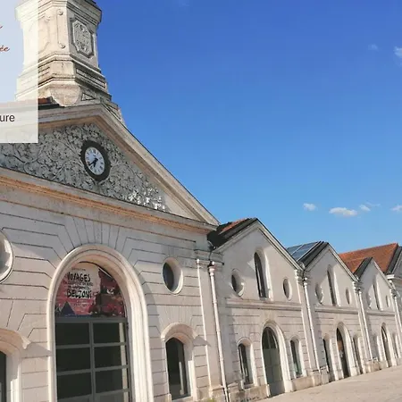 Le Des Pins Sur Les Vignes בקתה