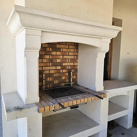 בקתה Le Des Pins Sur Les Vignes Bonneuil (Charente)