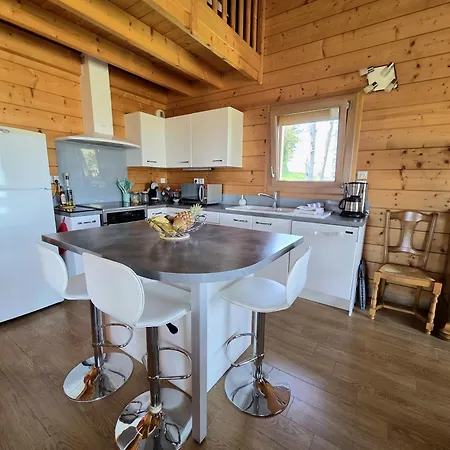 Le Des Pins Sur Les Vignes *