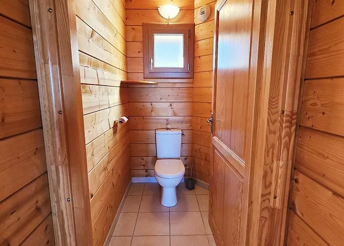 Le Des Pins Sur Les Vignes 木屋